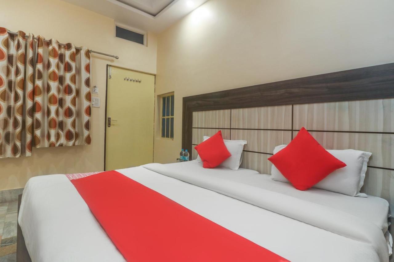 Oyo 60651 Hotel Arya Βαρανάσι Εξωτερικό φωτογραφία